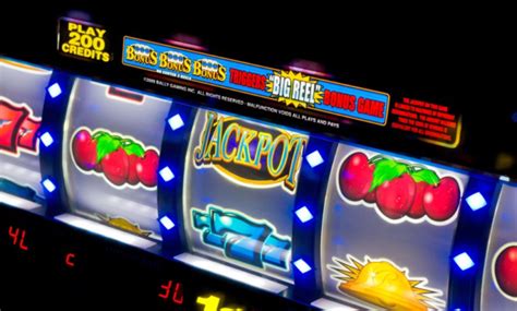is it better to play one slot machine or move around|Is It Better To Play One Slot Machine Or Move .